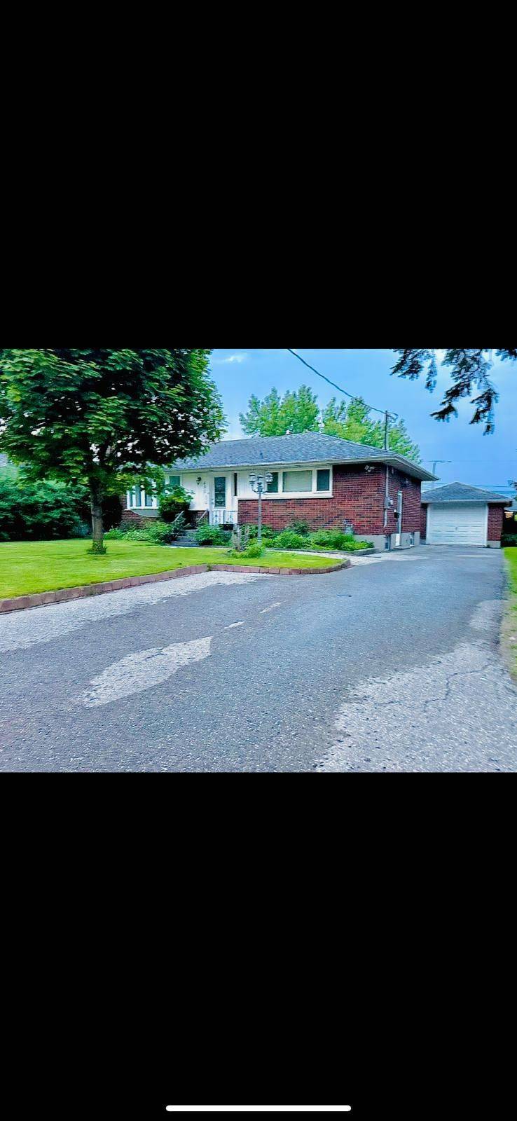 491 Fairlawn ST NW, Oshawa, ON L1J 4R5