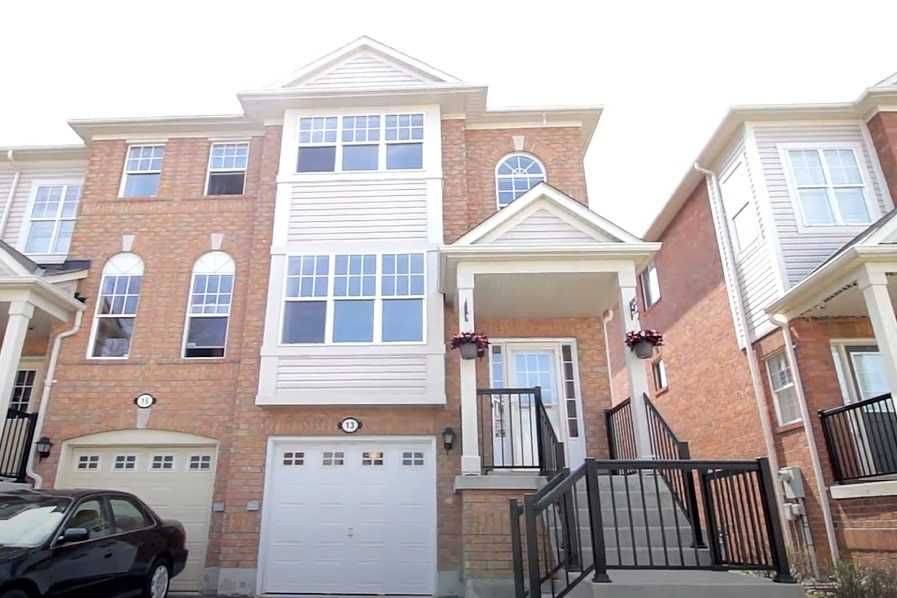 13 Reindeer DR, Toronto E11, ON M1B 6H4