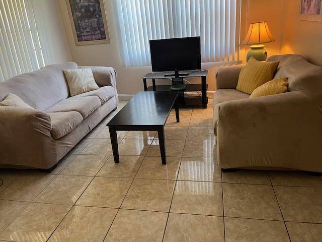 Deerfield Beach, FL 33442,124 Tilford F #124