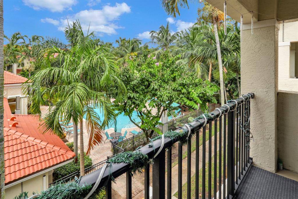 Coral Springs, FL 33067,5840 W Sample Rd #305
