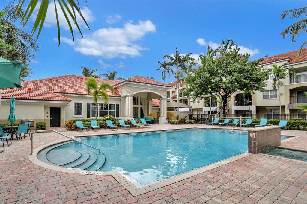 Coral Springs, FL 33067,5840 W Sample Rd #305