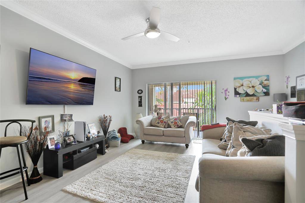 Coral Springs, FL 33067,5840 W Sample Rd #305