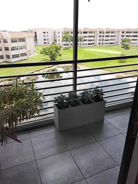 10433 Sunrise Lakes Blvd #408, Sunrise, FL 33322