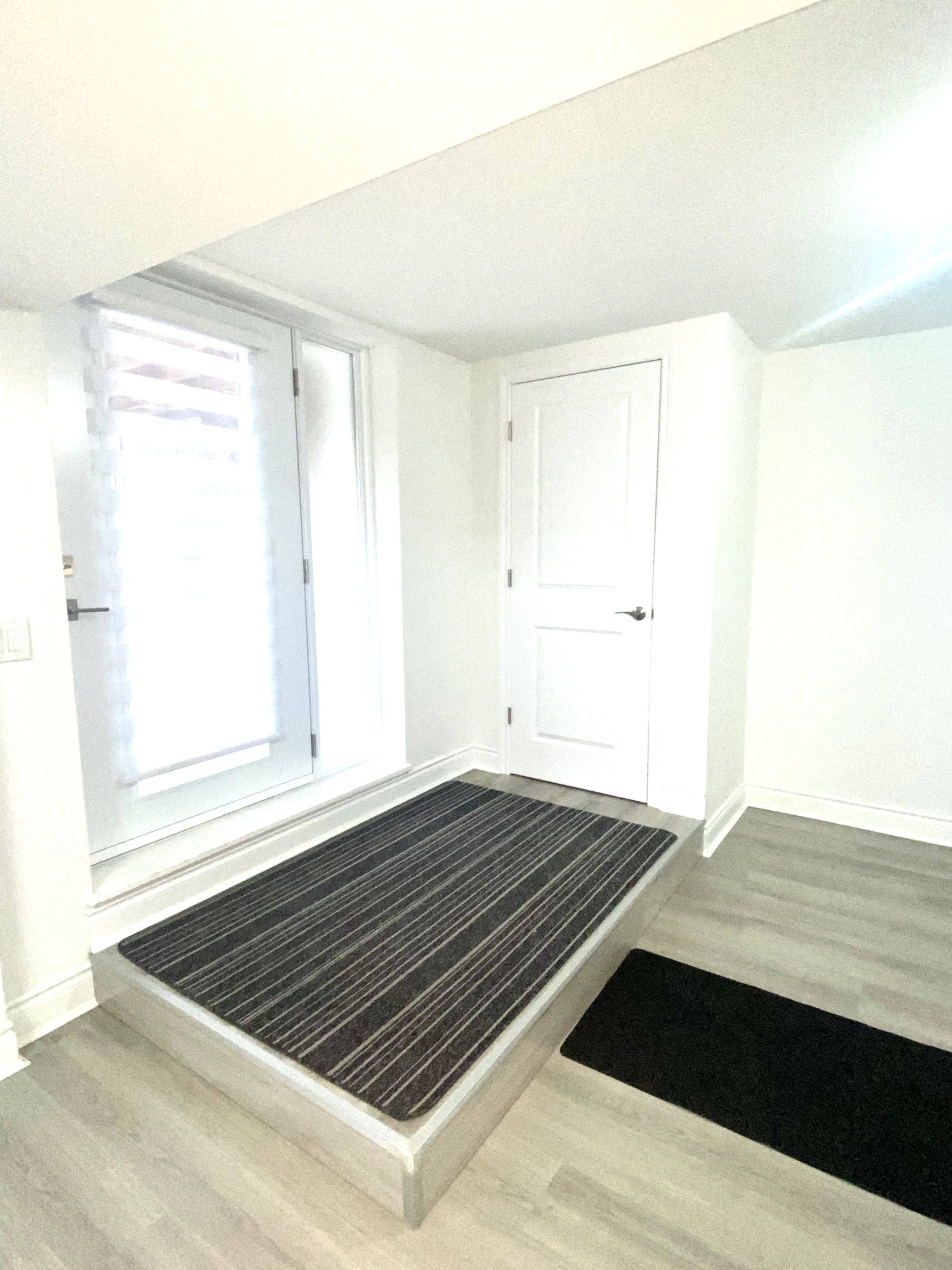 New Tecumseth, ON L9R 0K8,20 Gilroy CT E #Lower