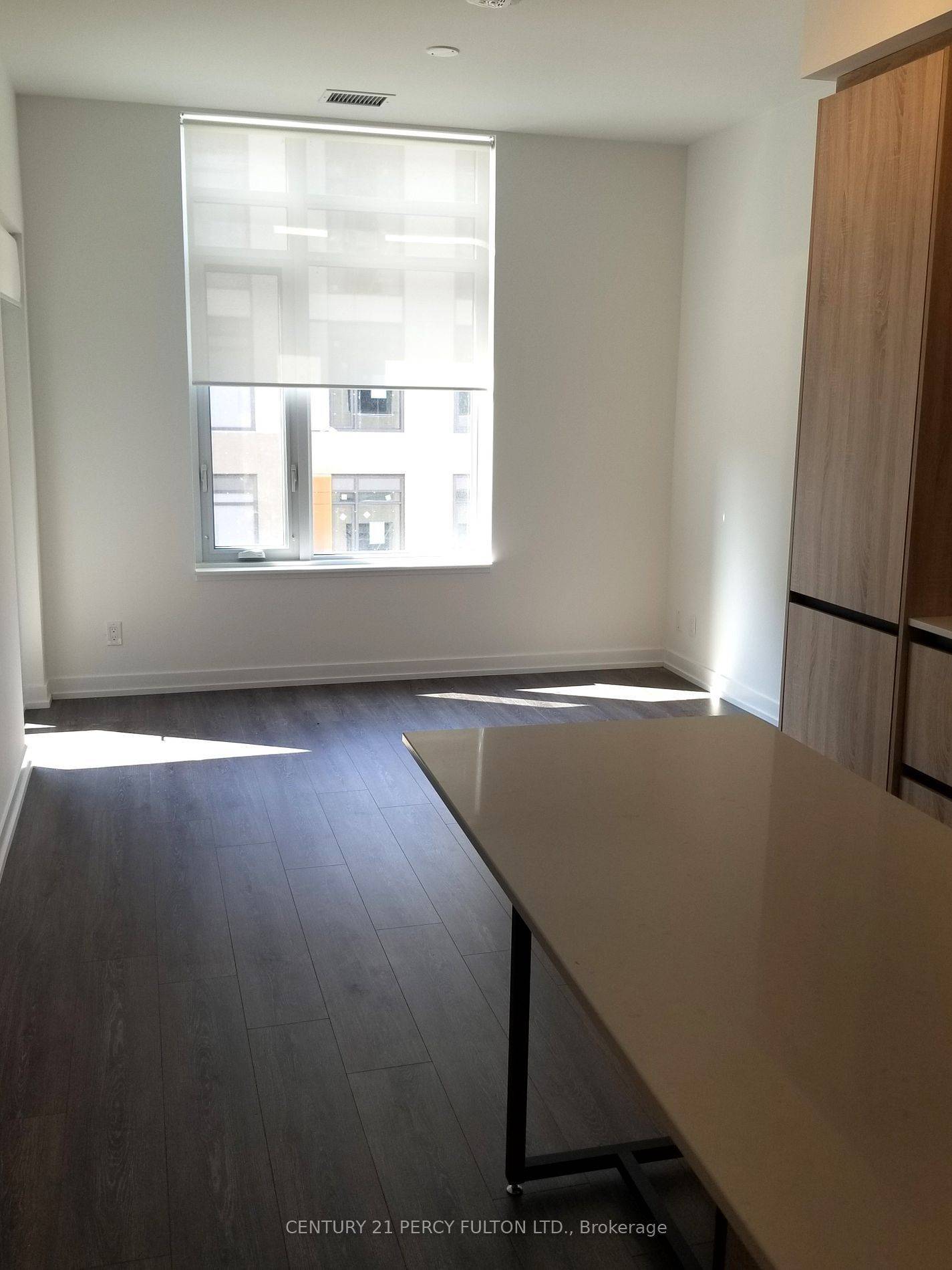 Vaughan, ON L4J 0L5,8 Beverley Glen BLVD #411