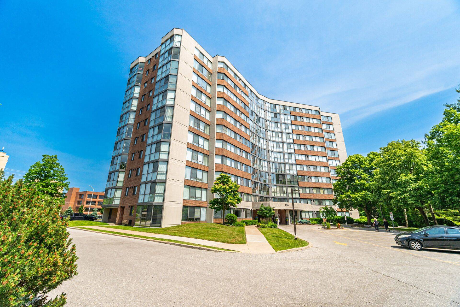 1230 Marlborough CT #606, Oakville, ON L6H 3K6
