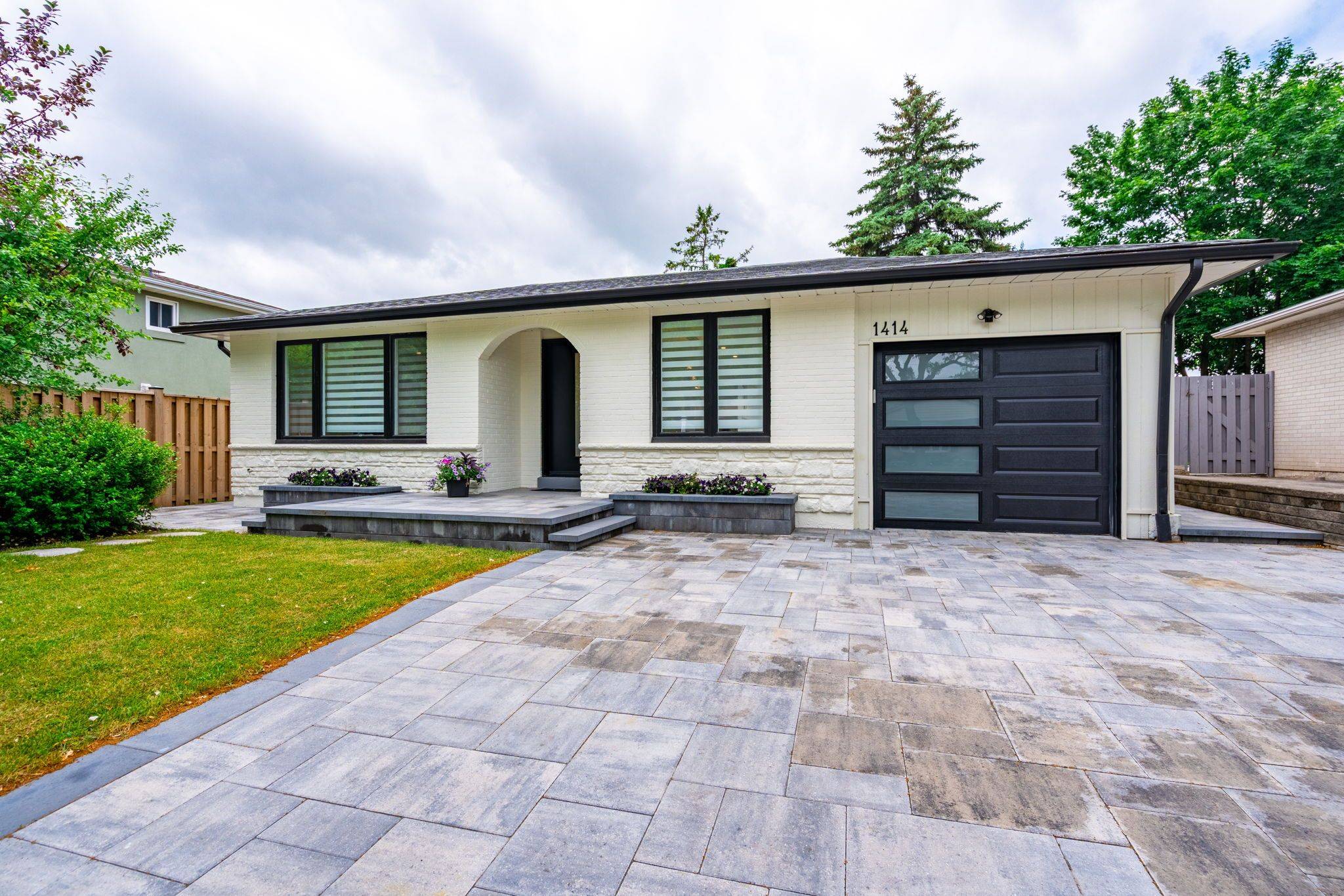 Burlington, ON L7M 1J6,1414 Allangrove DR