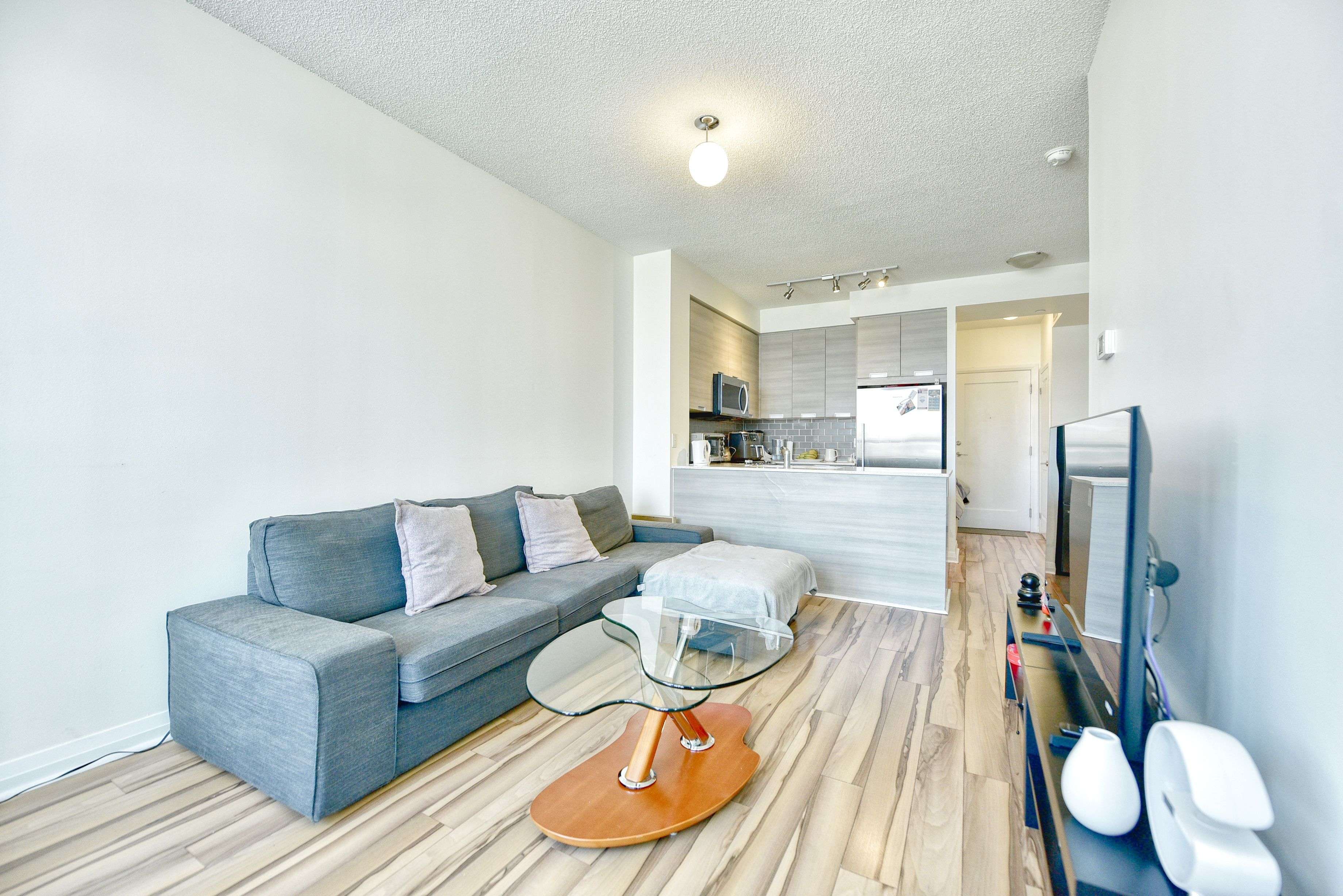 Mississauga, ON L5R 0E4,55 Eglinton AVE W #603
