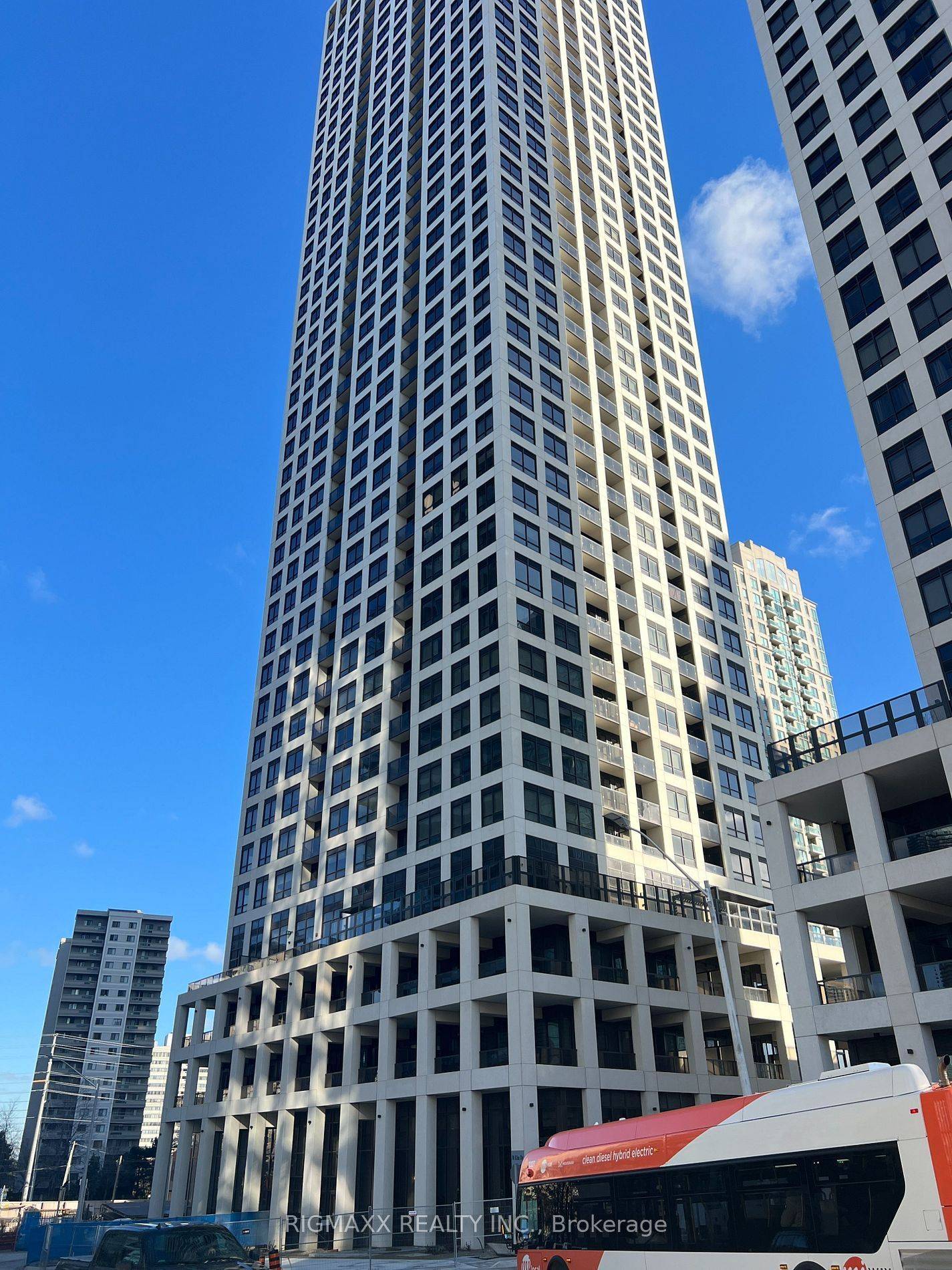 30 Elm DR W #1503, Mississauga, ON L5B 0N6