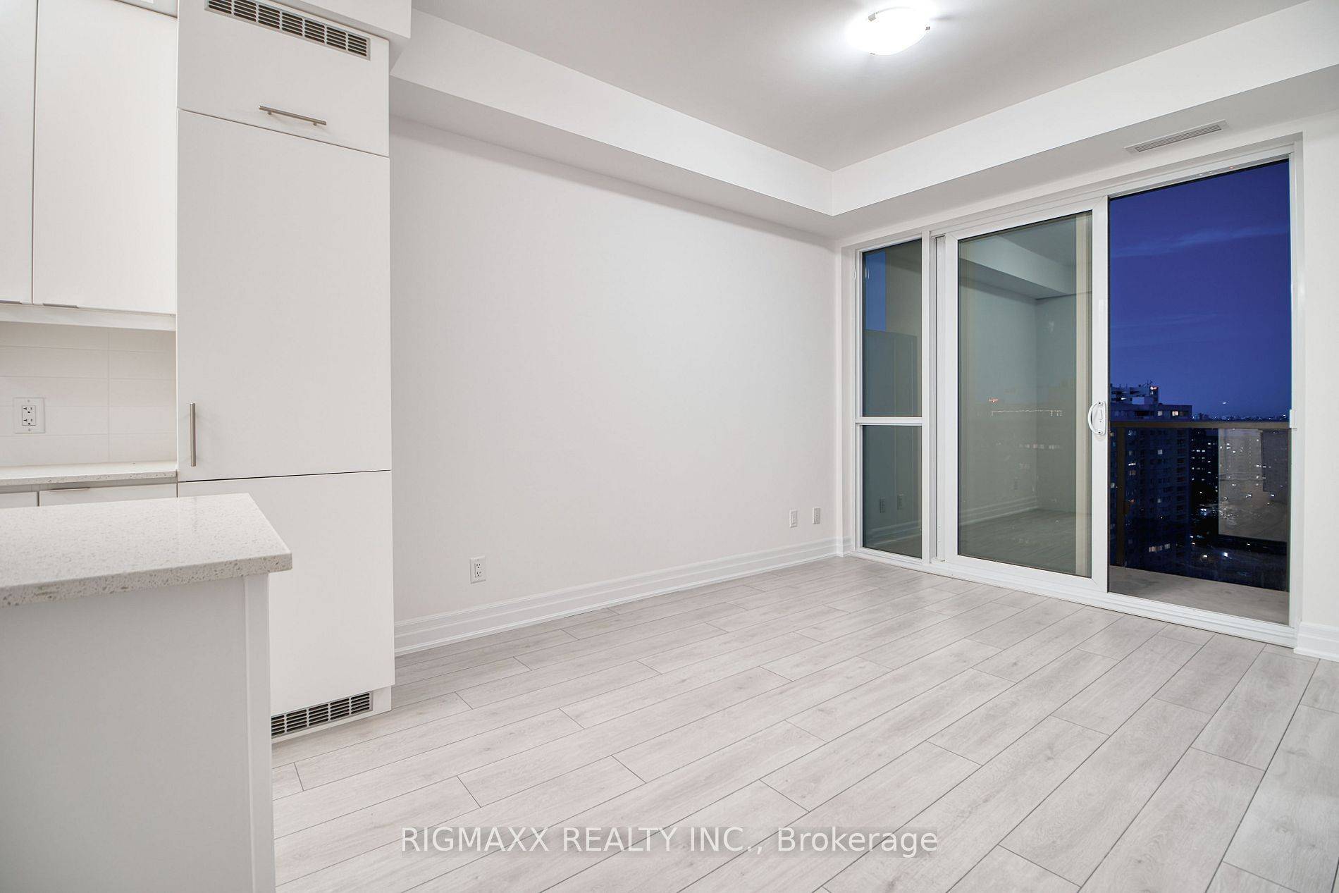 Mississauga, ON L5B 0N6,30 Elm DR W #1503