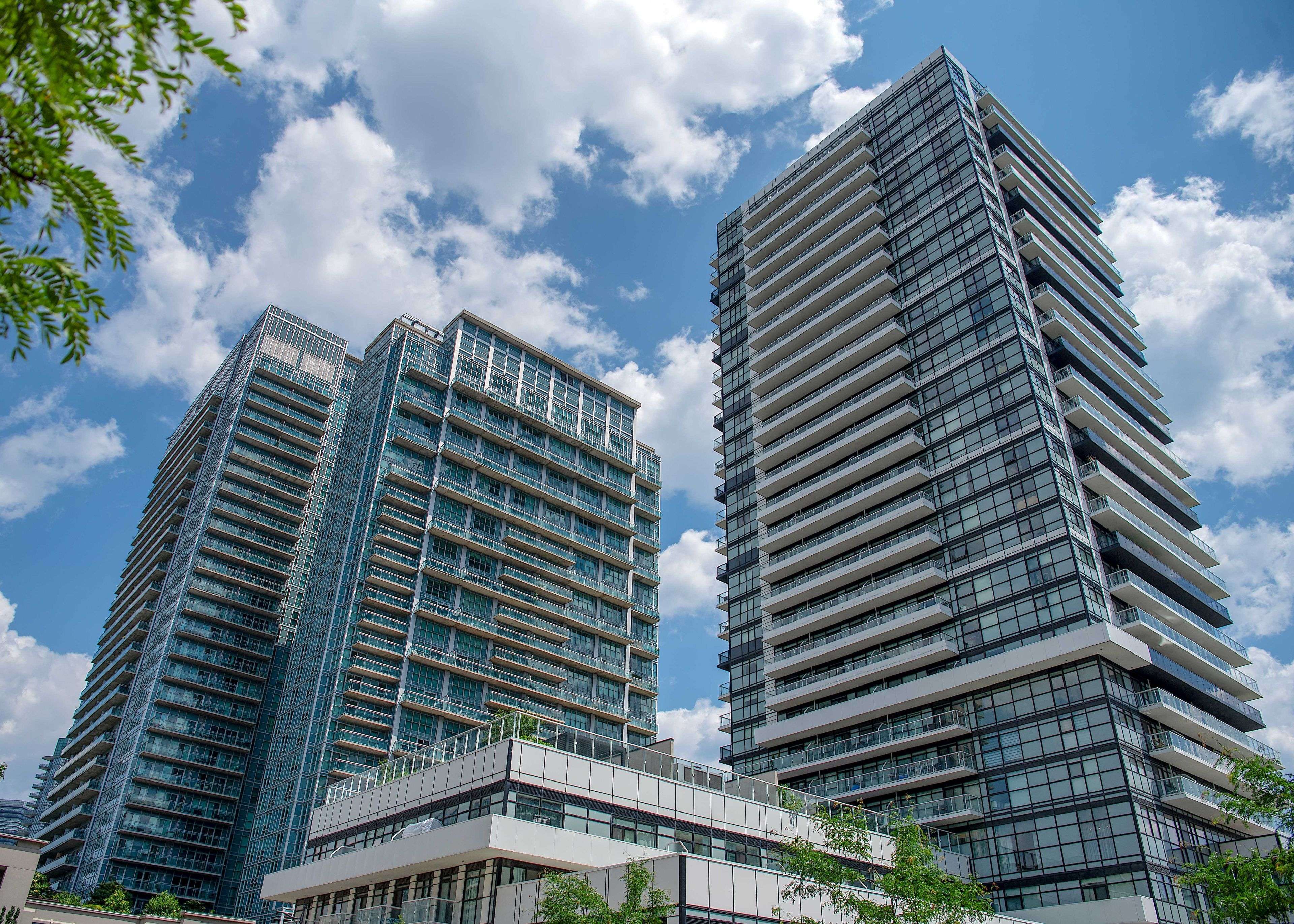 165 Legion RD N #1223, Toronto W06, ON M8Y 0B3