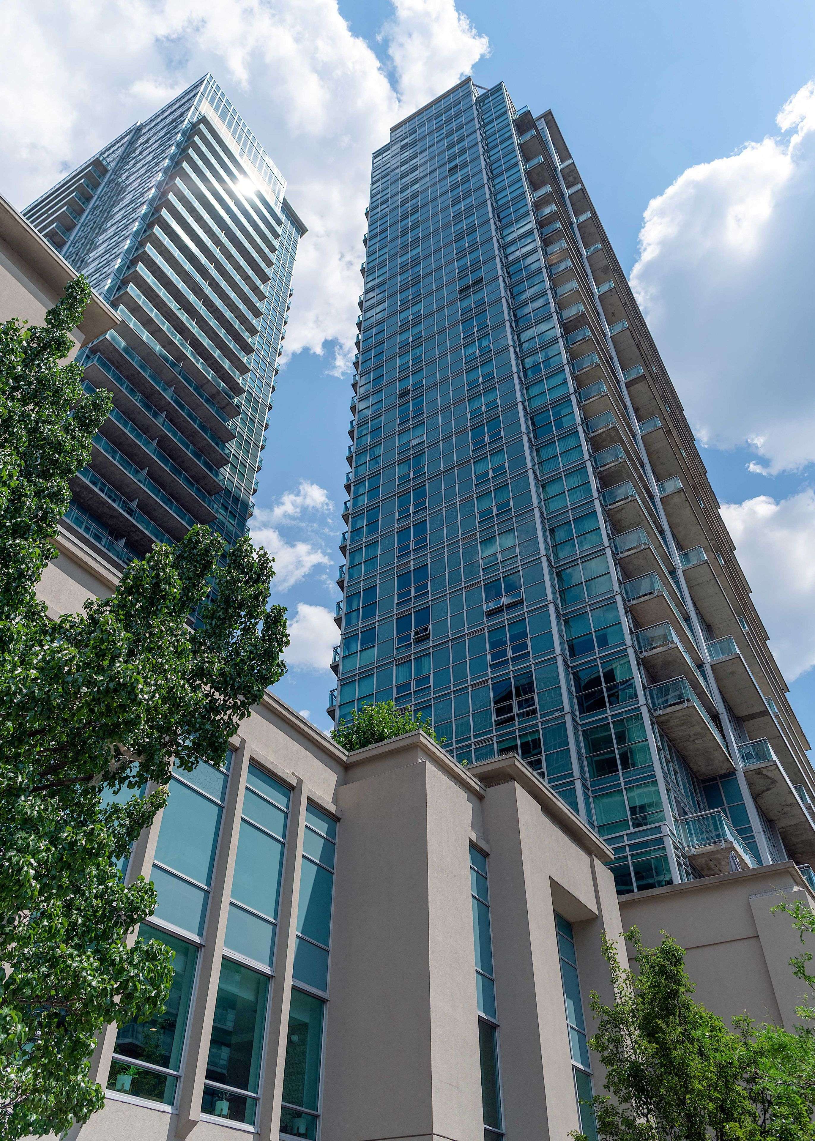 Toronto W06, ON M8Y 0B3,165 Legion RD N #1223