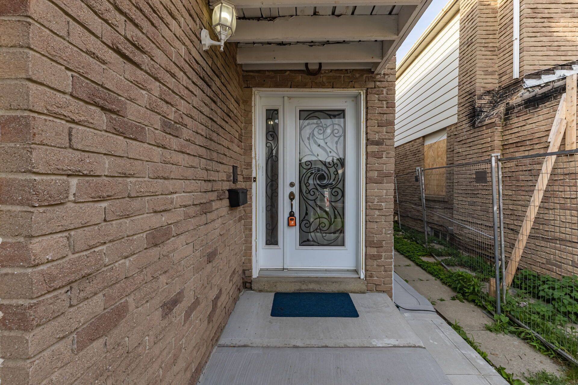 Brampton, ON L6Y 2L9,97 Banting CRES