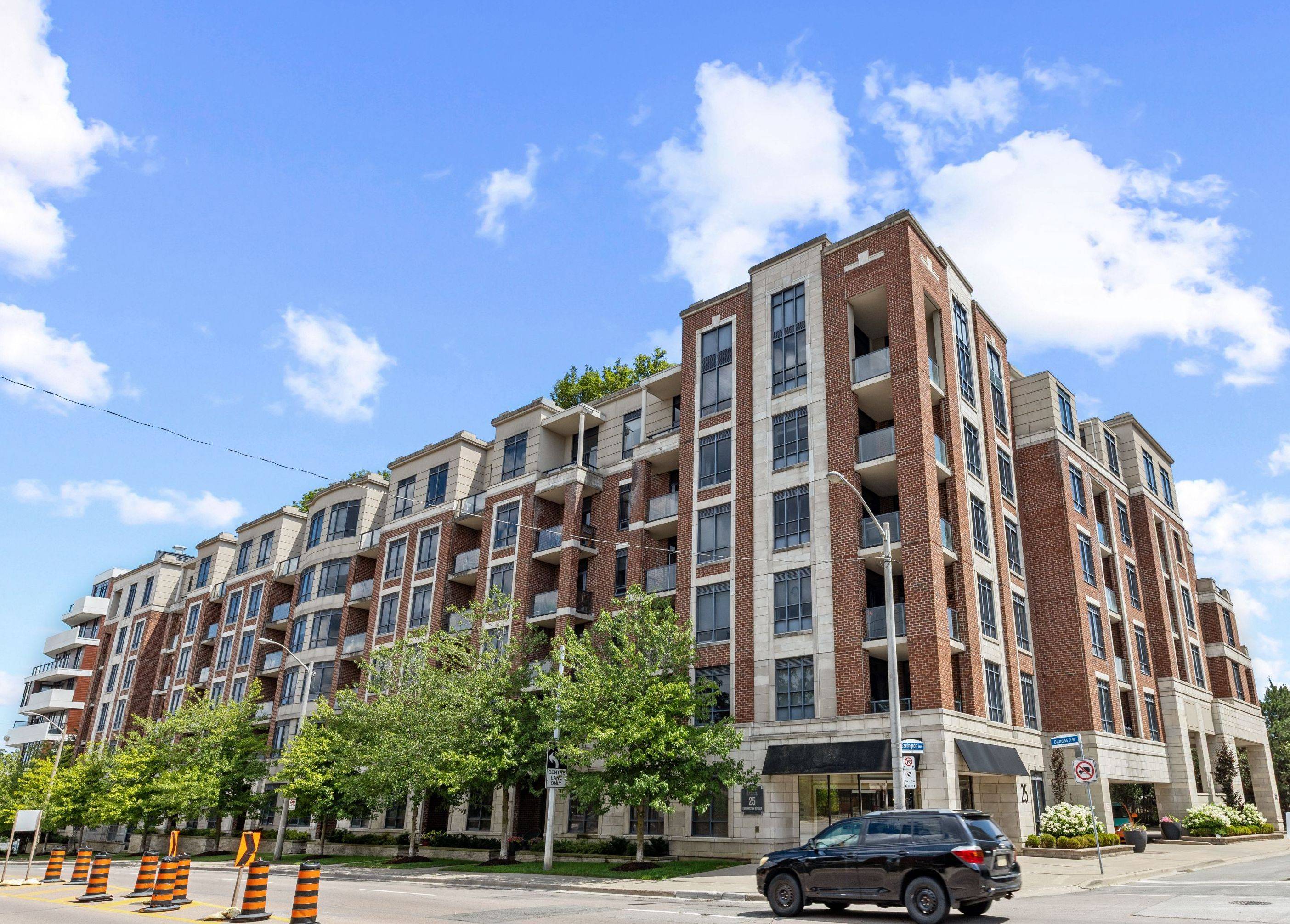 25 Earlington AVE #PH615, Toronto W08, ON M8X 3A3