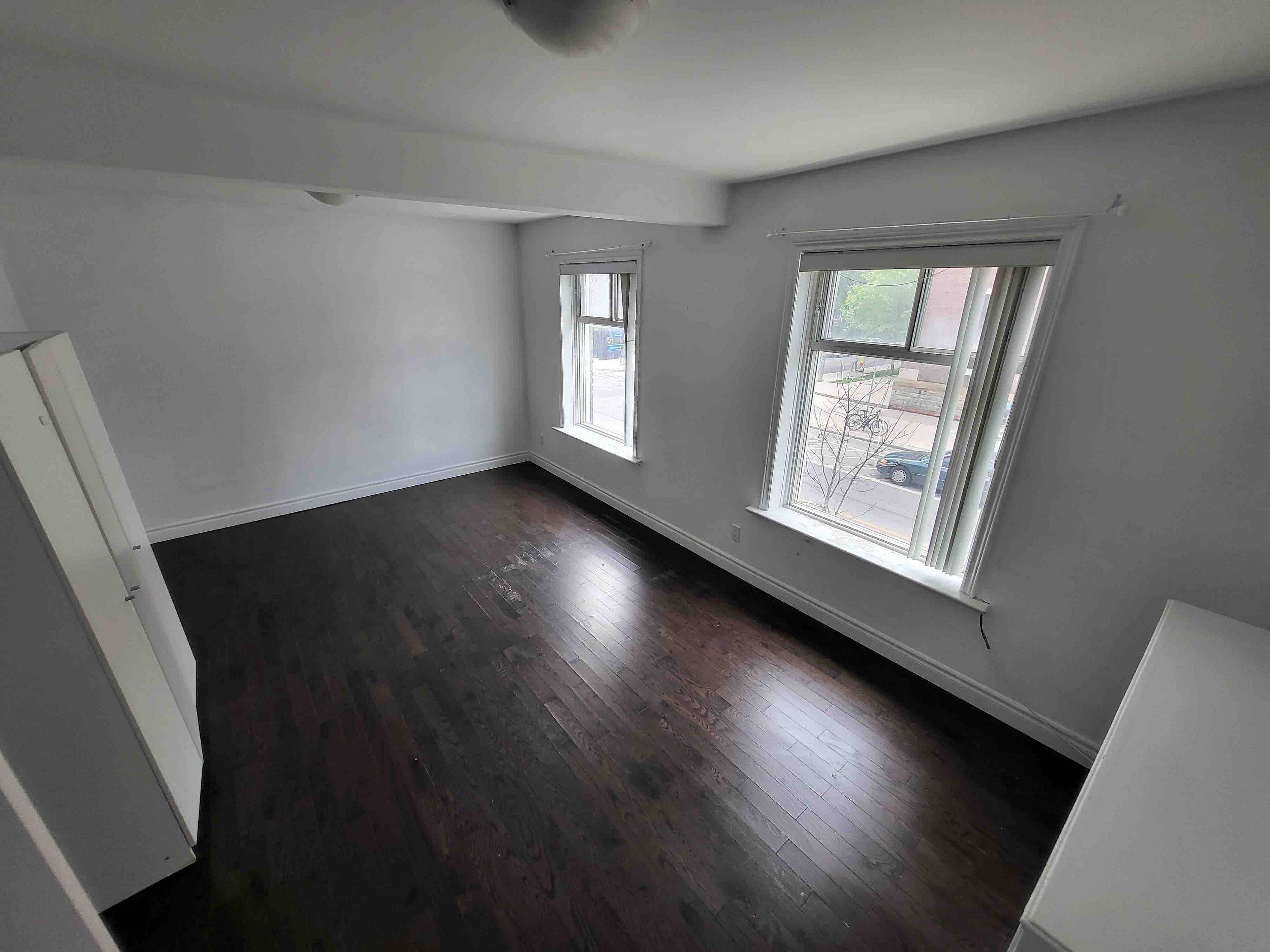 1028 Bloor ST W #2, Toronto W02, ON M6H 1M2