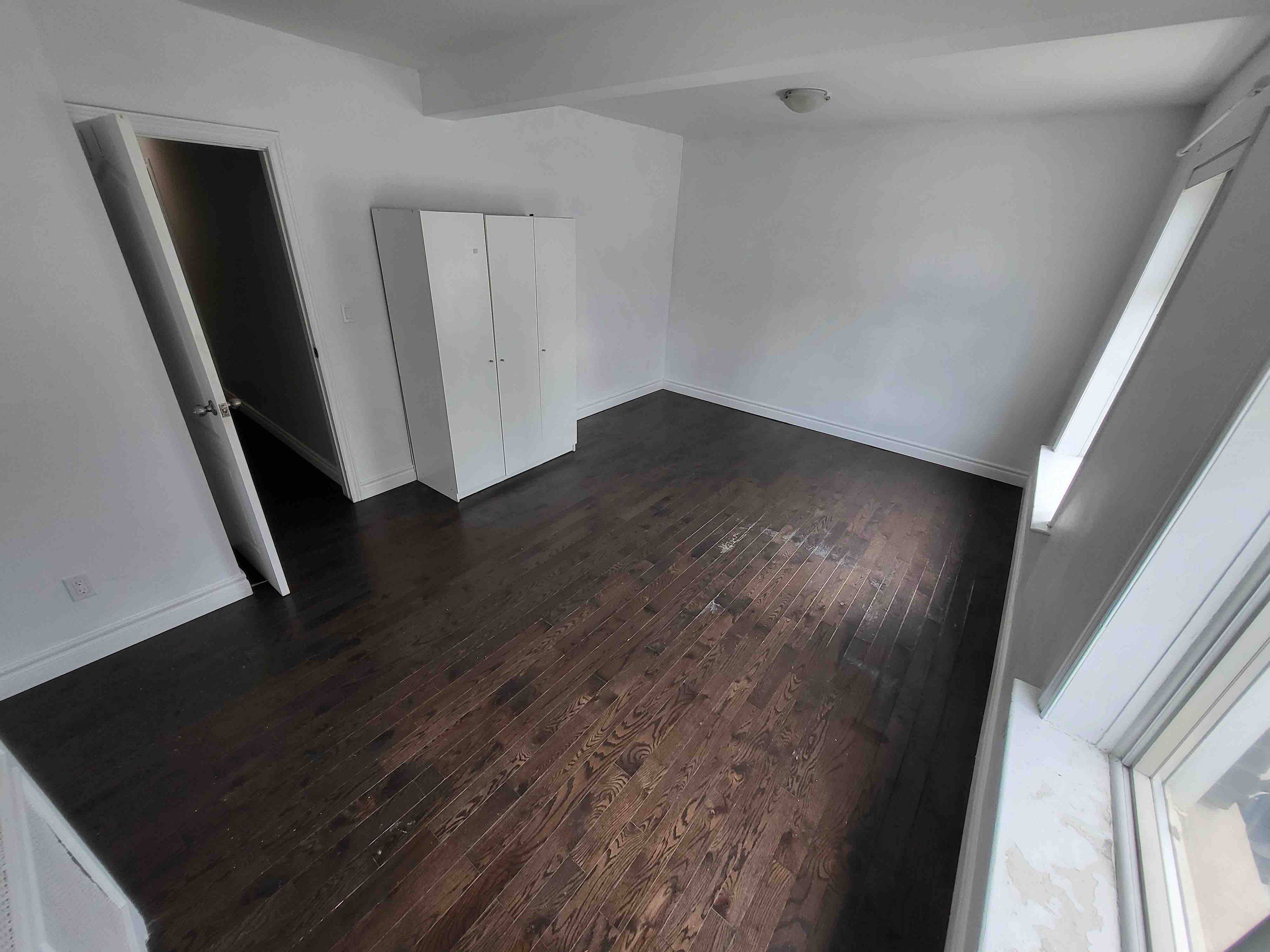 Toronto W02, ON M6H 1M2,1028 Bloor ST W #2