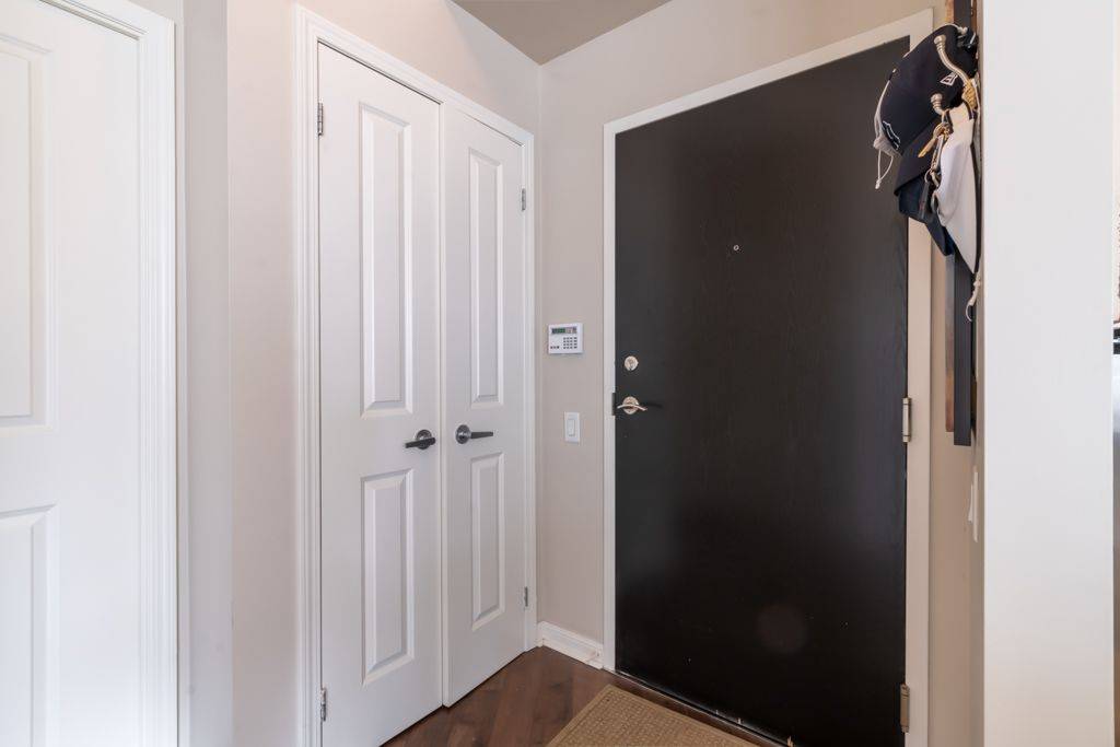 Toronto W01, ON M6S 5A2,15 Windermere AVE #512