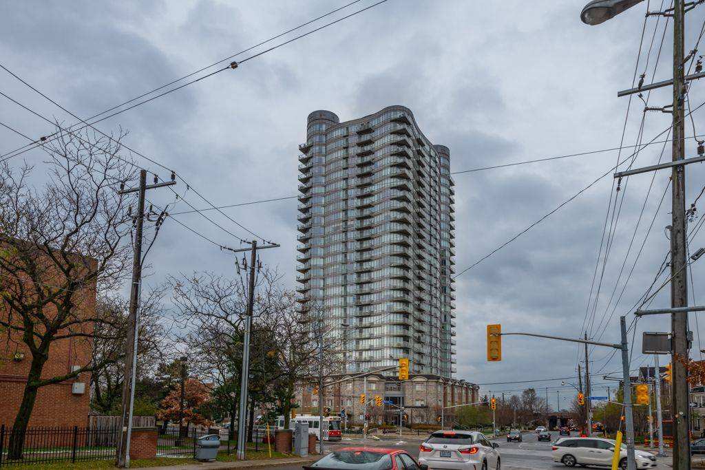 15 Windermere AVE #512, Toronto W01, ON M6G 5A2