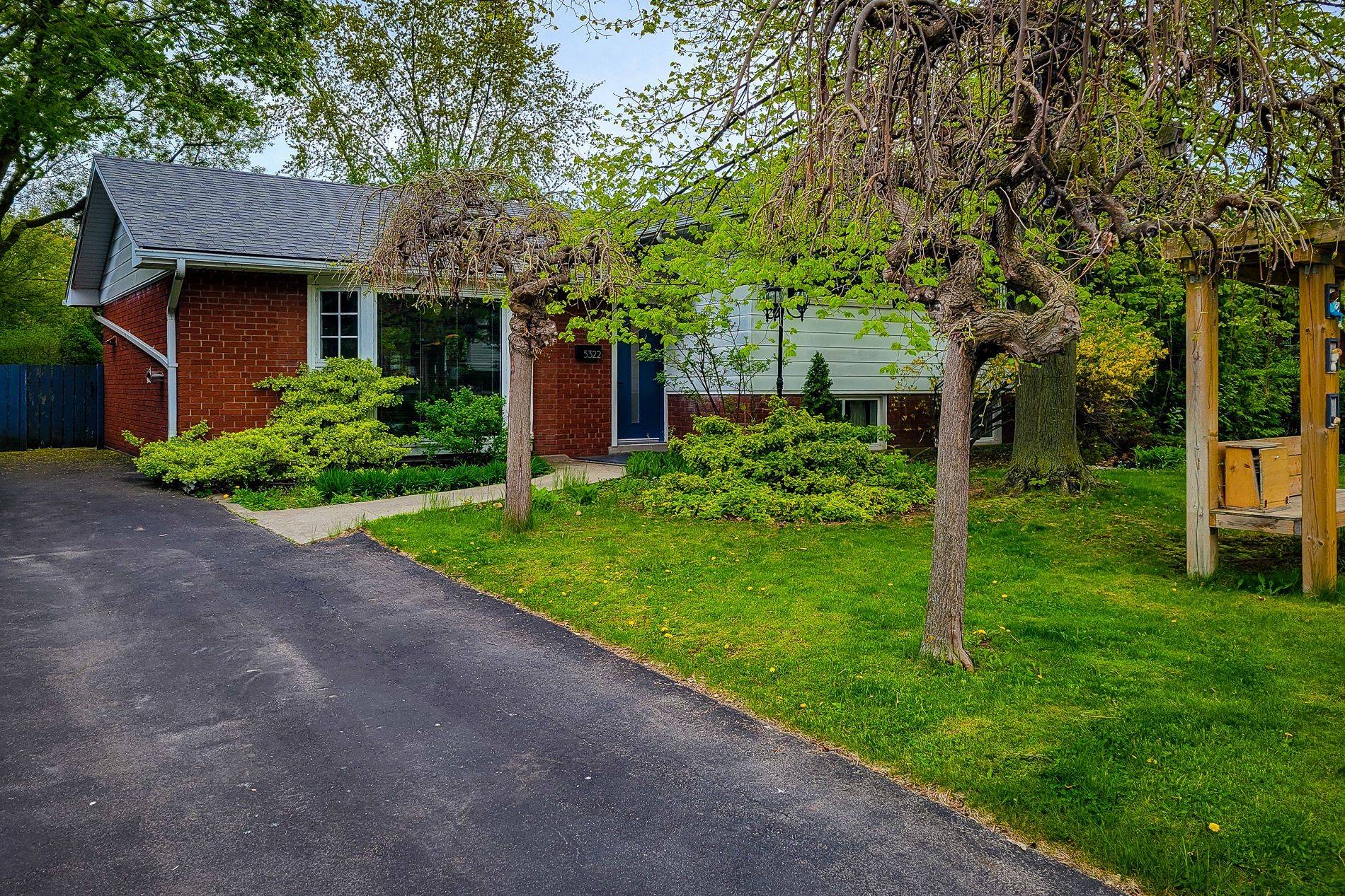 5322 Windermere DR, Burlington, ON L7L 3M1