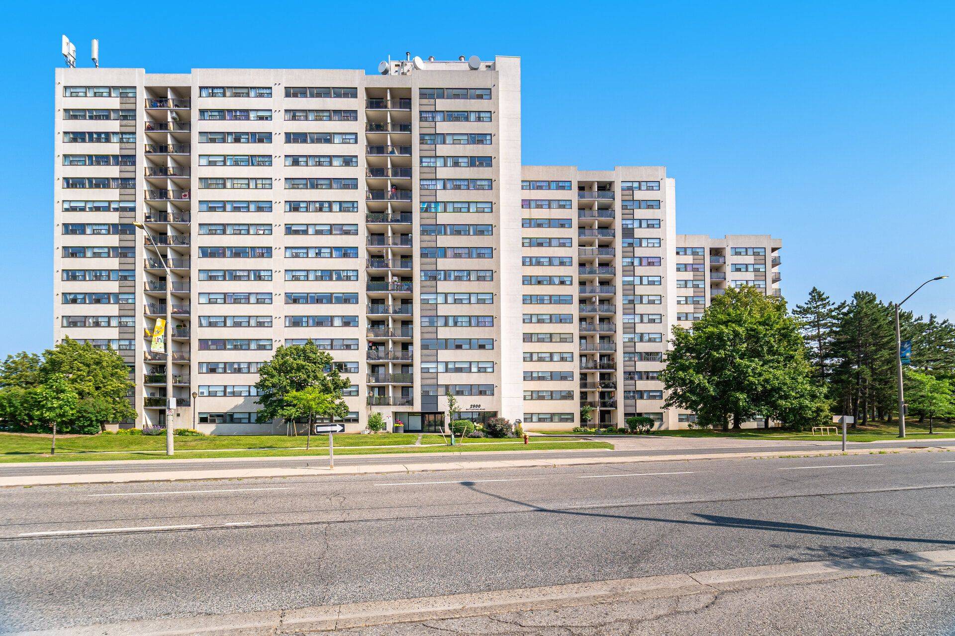 2900 Battleford RD #214, Mississauga, ON L5N 2V9