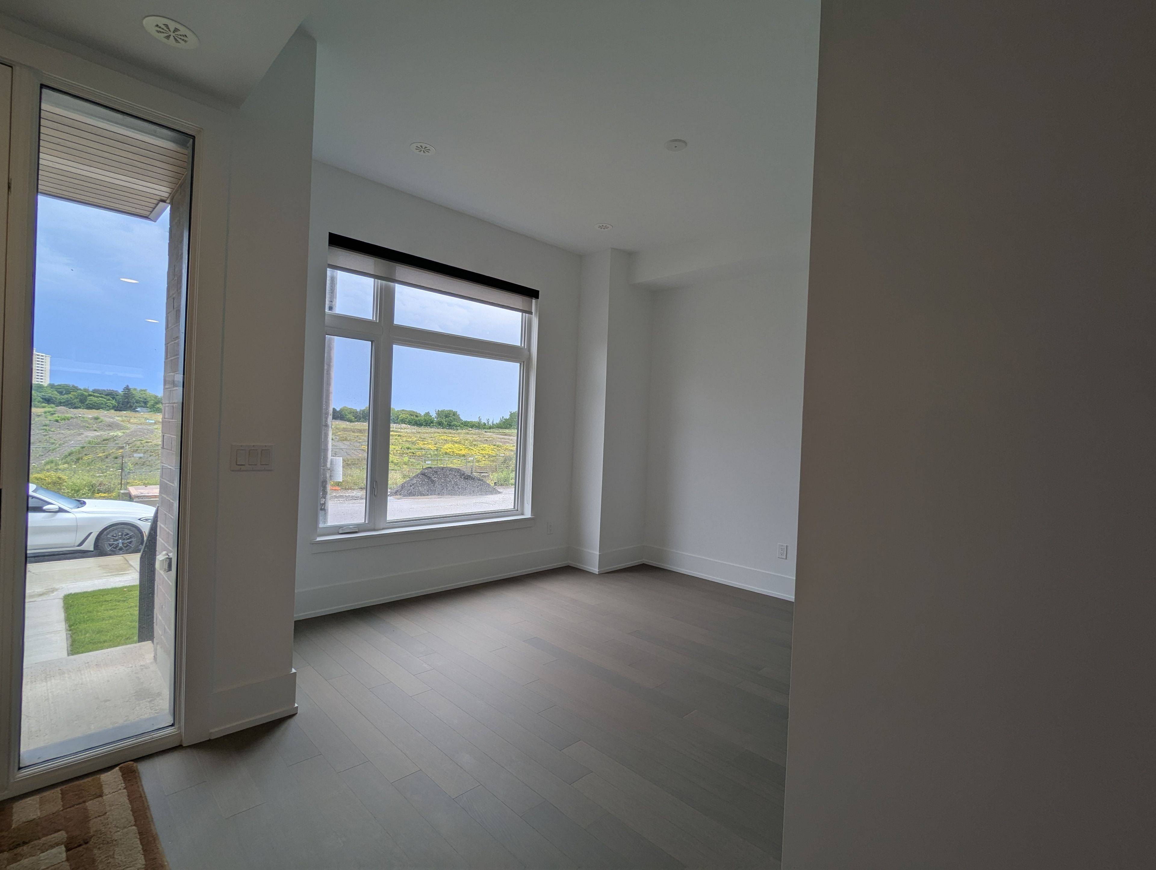 Mississauga, ON L5H 0B4,105 Coveside DR