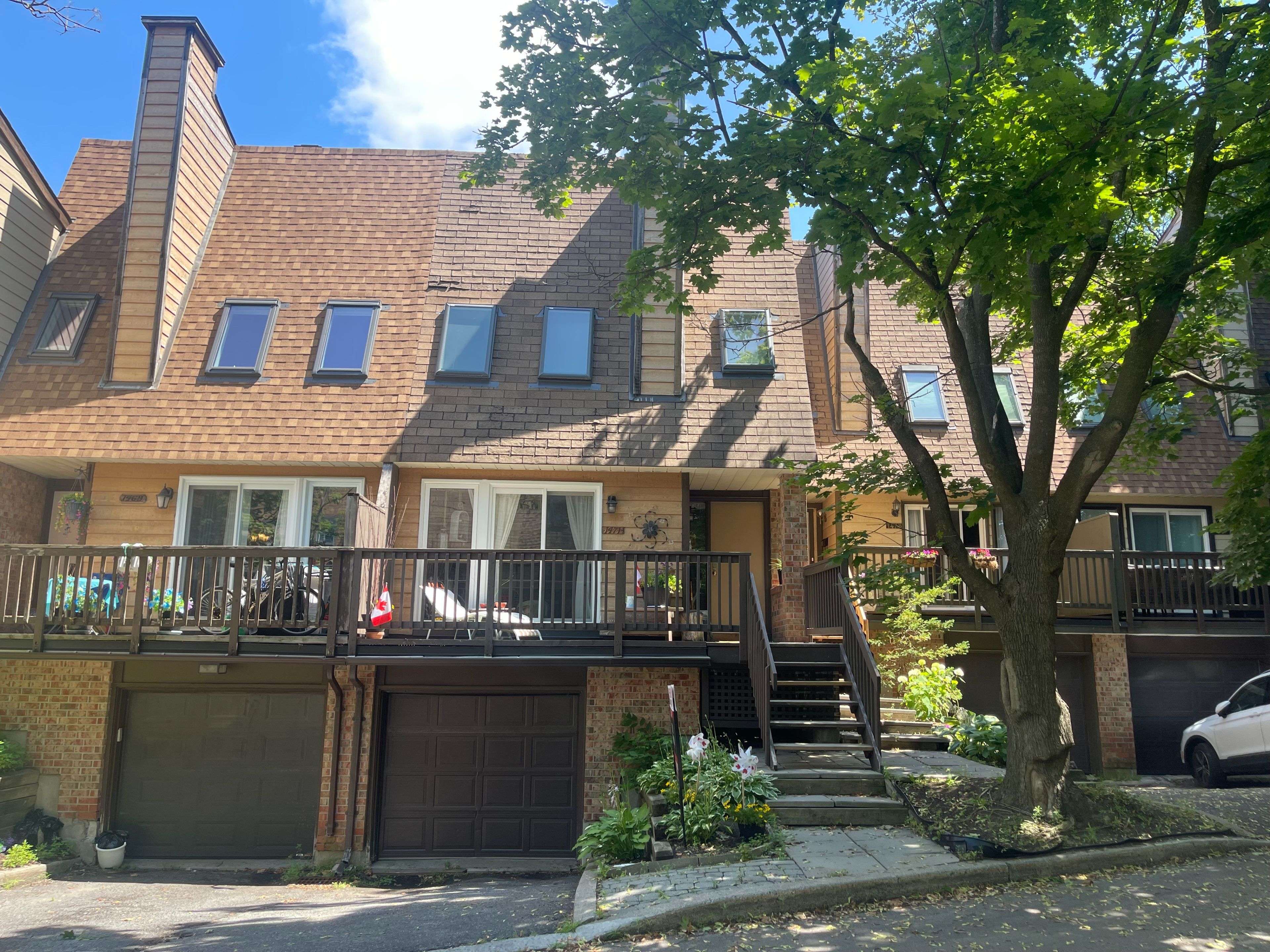 1471 Bryson LN, Blossom Park - Airport And Area, ON K1T 2T7