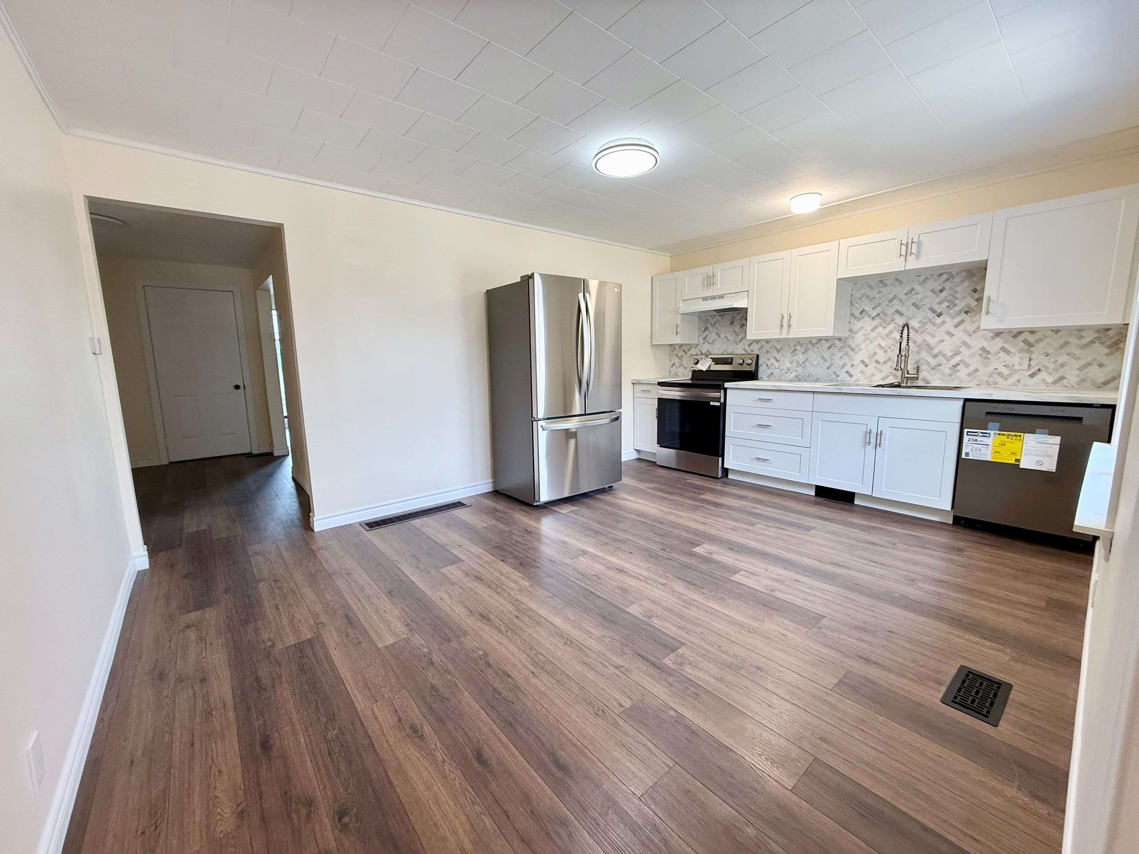 Chatham-kent, ON N8A 1K5,648 Wallace ST