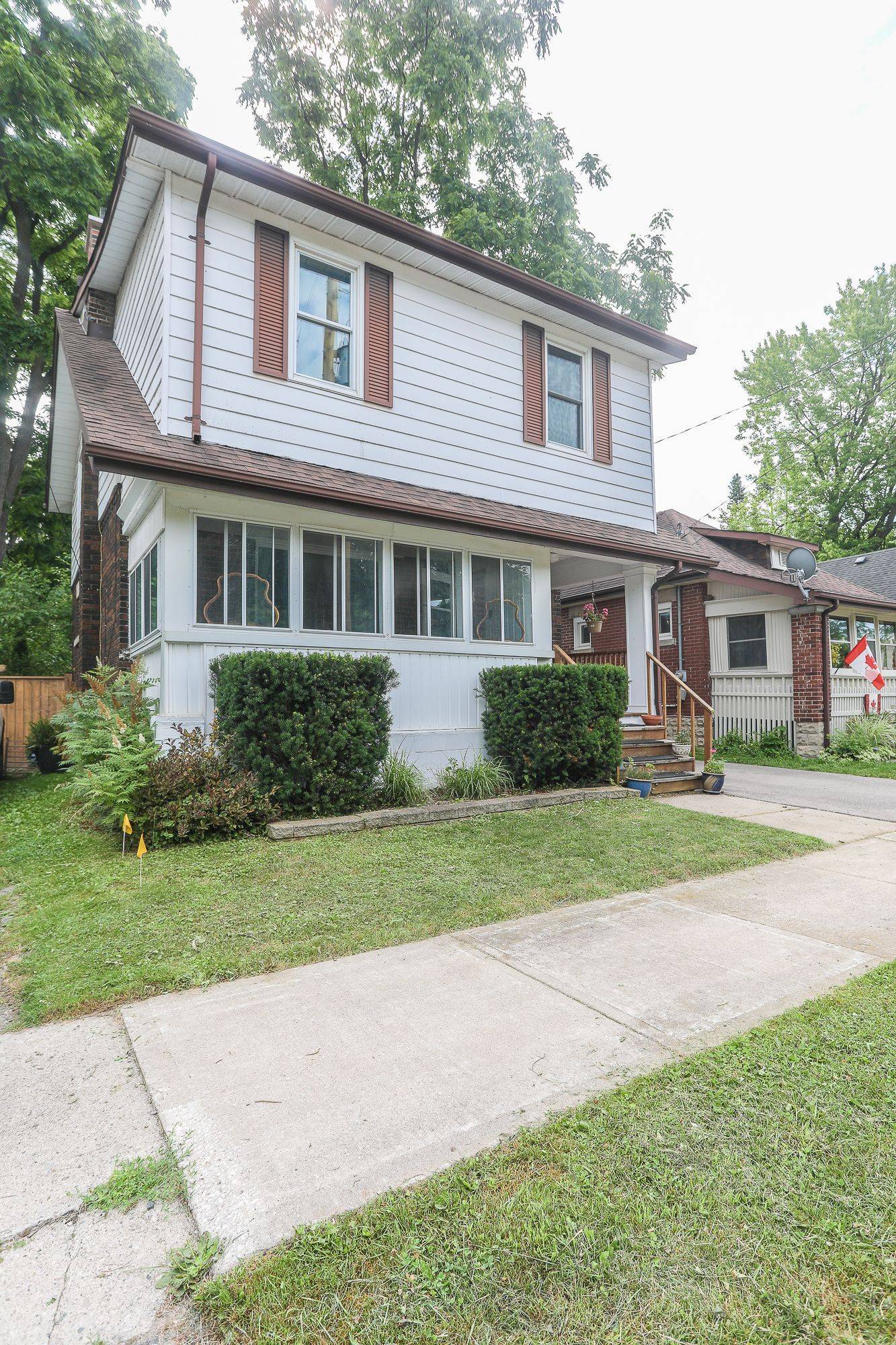 London South, ON N6J 2T2,8 Cawrse ST