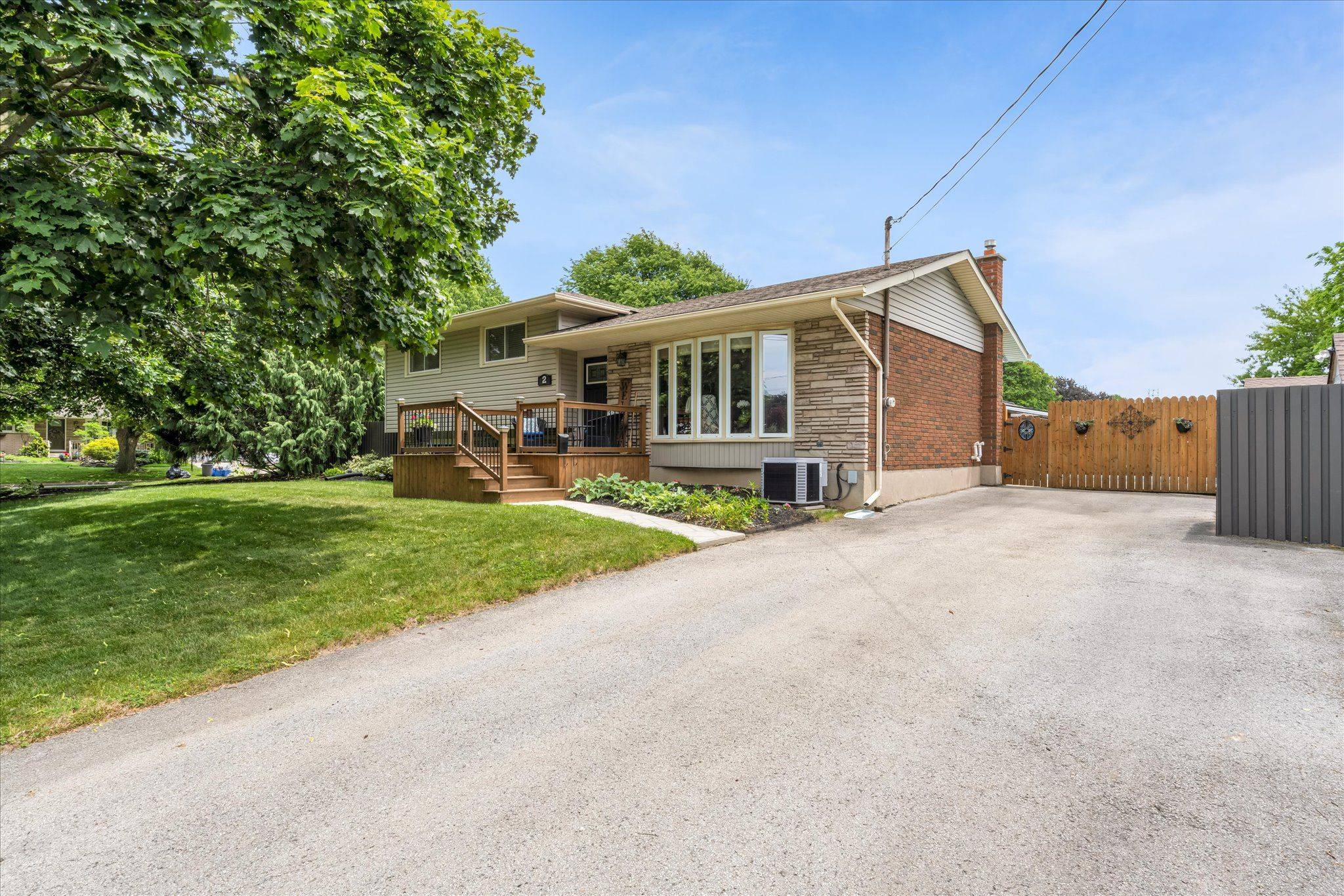 St. Catharines, ON L2M 4E3,2 Clipper Bay N/A