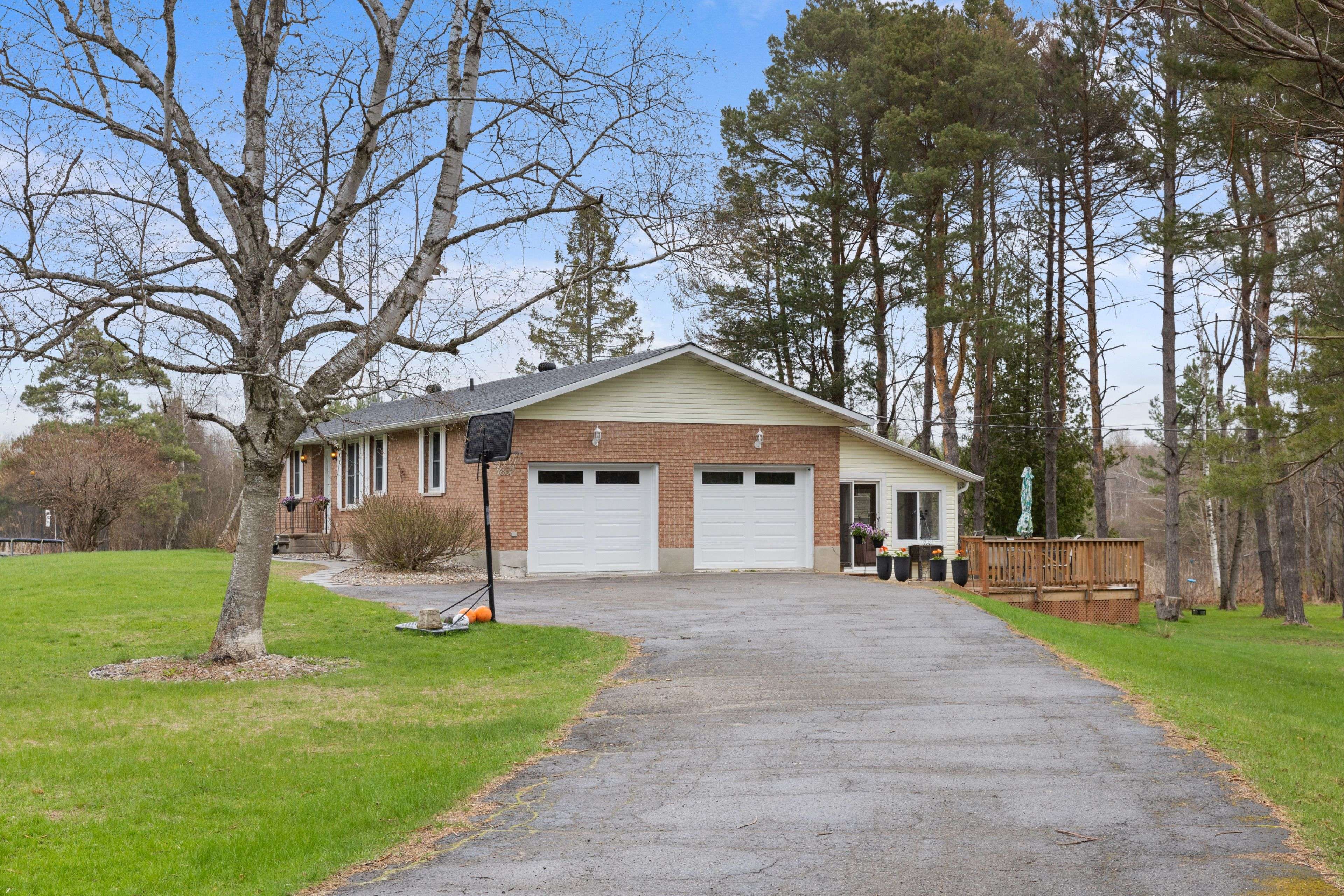 Edwardsburgh/cardinal, ON K0G 1T0,9241 County Road 44 RD