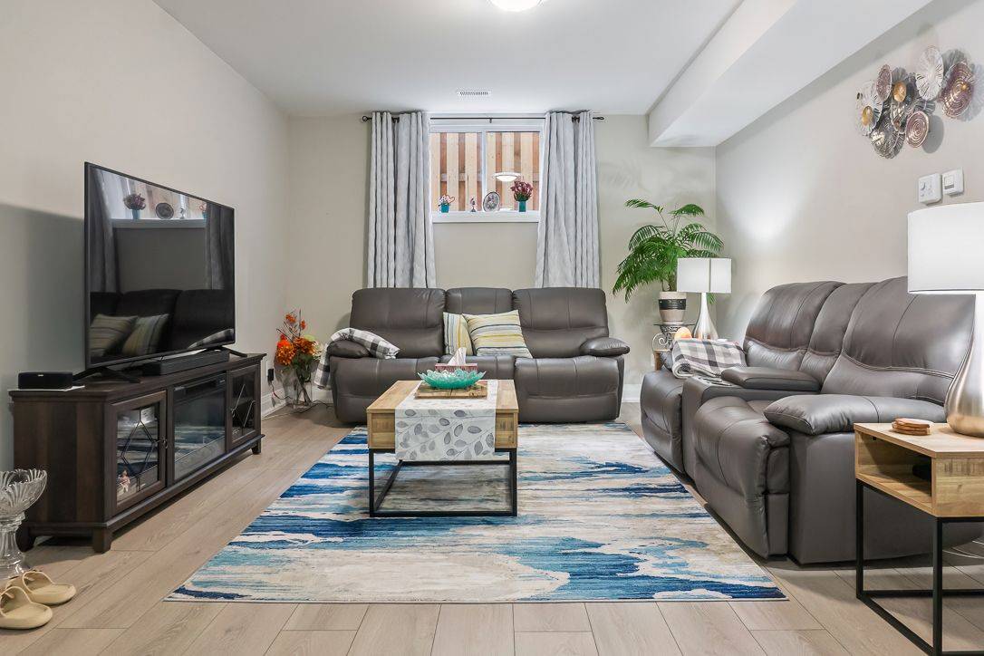 175 Cloverdale AVE #2, Hamilton, ON L8K 4M4