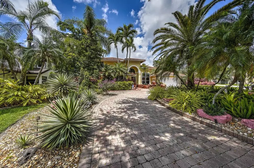 Plantation, FL 33324,521 NW 107th Ave