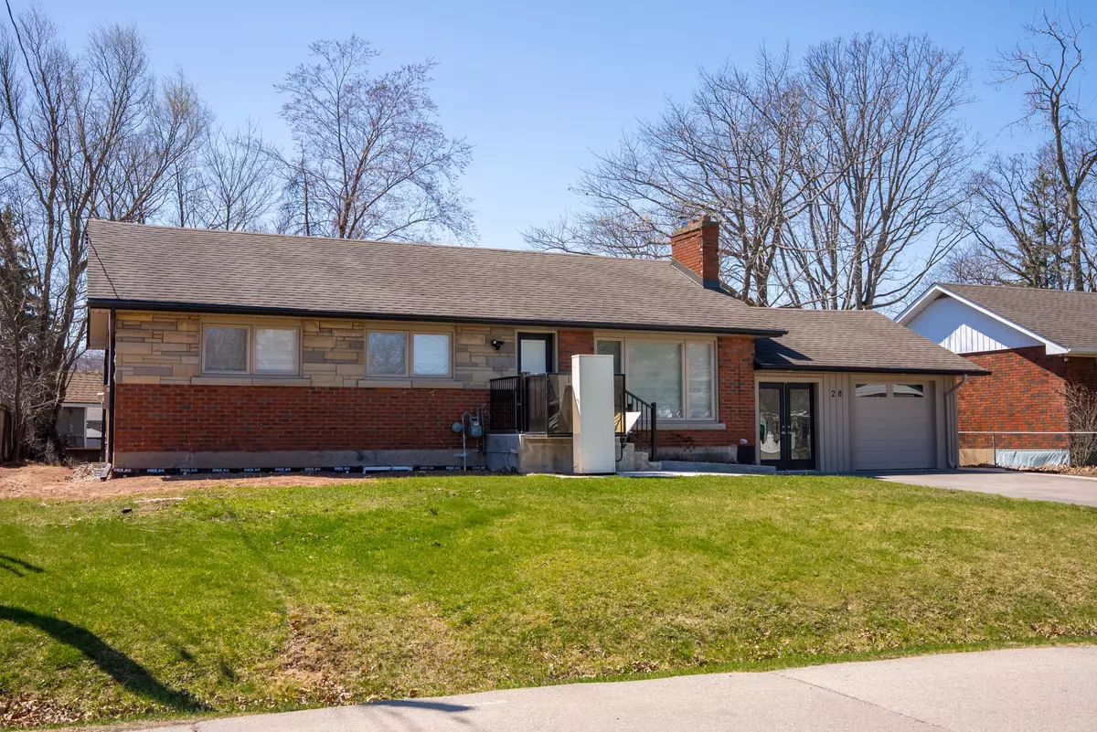 Hamilton, ON L8G 3L9,28 Dale AVE