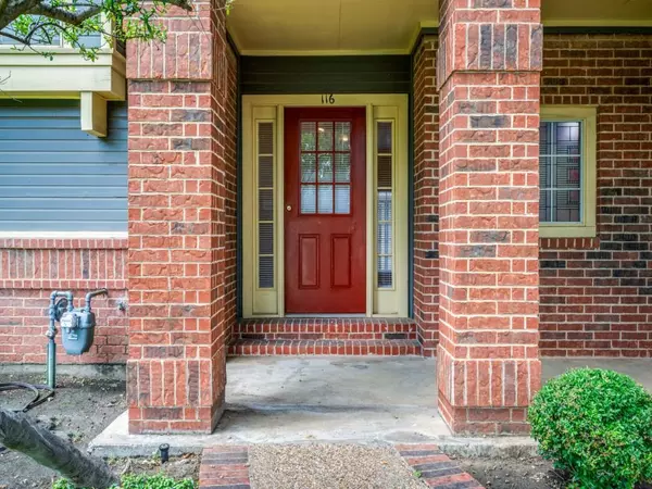Denton, TX 76207,116 Cobblestone Row
