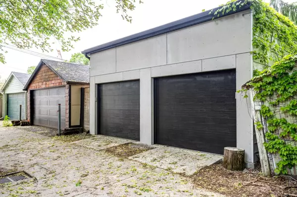 Toronto E03, ON M4J 2Z4,79 Eaton AVE #A