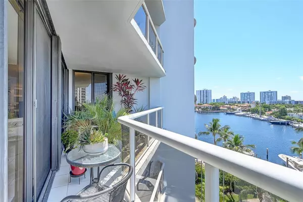 Aventura, FL 33180,3610 YACHT CLUB DR #610