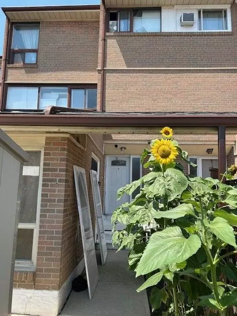 Toronto W10, ON M9V 1N8,252 John Garland BLVD #161
