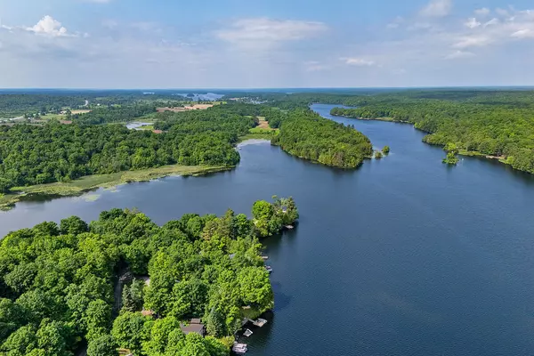 Leeds And The Thousand Islands, ON K0H 2N0,822 Allina LN