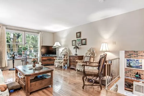 London South, ON N6J 3R1,123 Applewood CRES