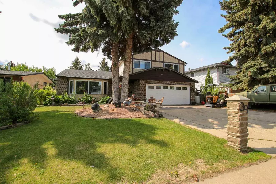 39 Allan ST, Red Deer, AB T5R 1A6