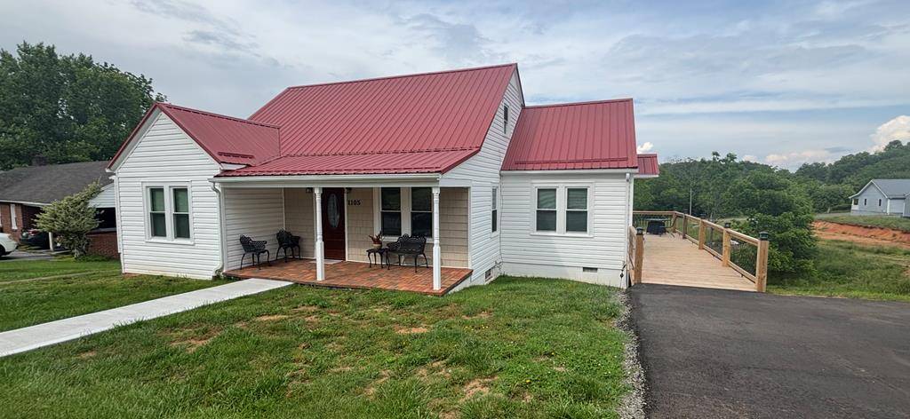 1105 N Main Street, Hillsville, VA 24343