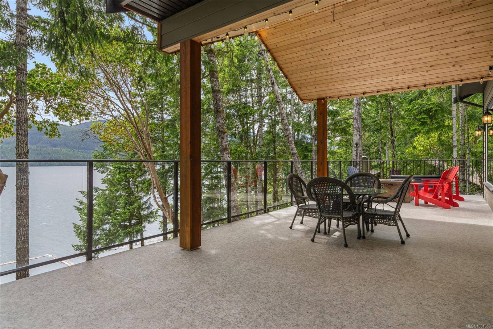 8130 Sa-Seen-Os Cres, Youbou, BC V0R 3E1