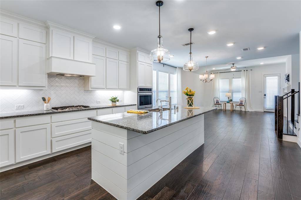 2284 Red Mule Lane, Carrollton, TX 75010
