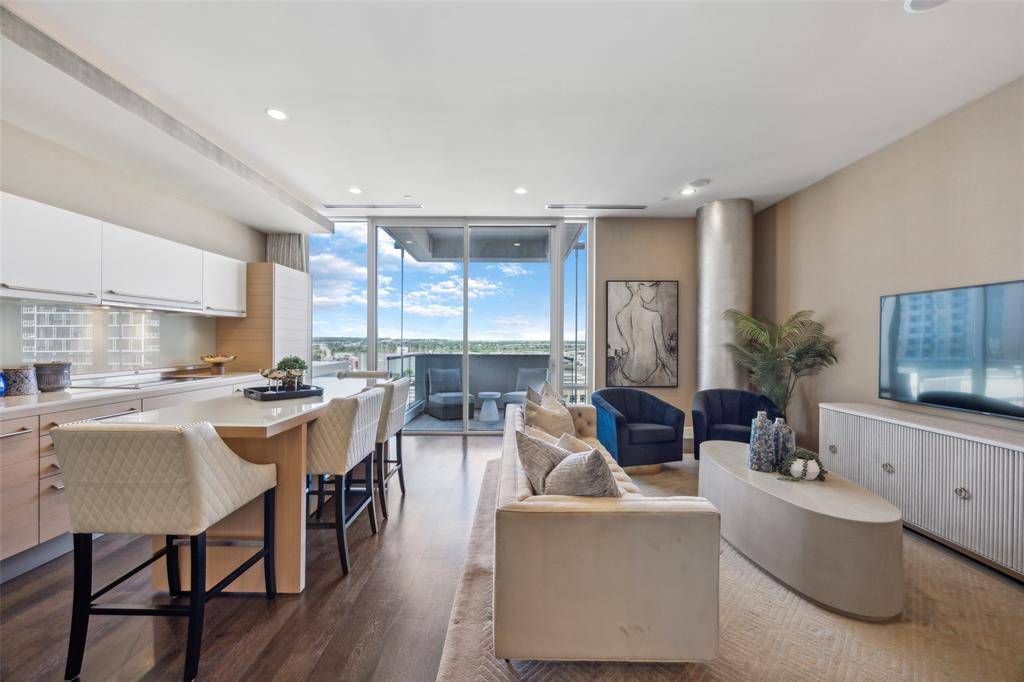 2408 Victory Park Lane #1031, Dallas, TX 75219