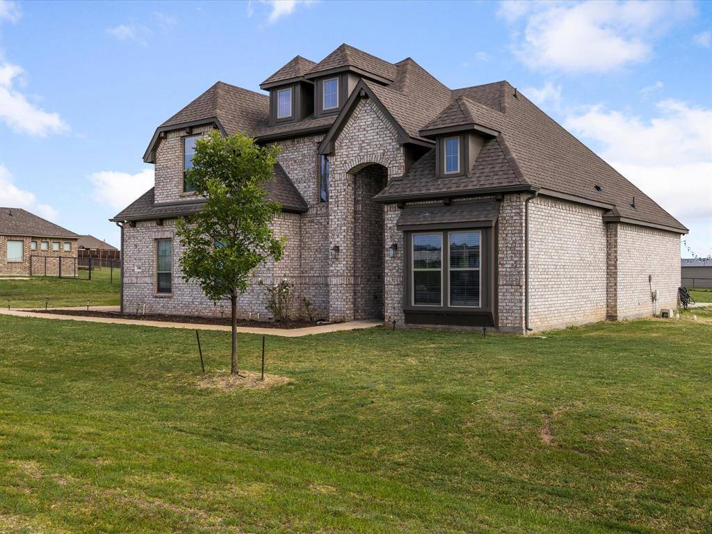 Joshua, TX 76058,100 Fountain Grass Court