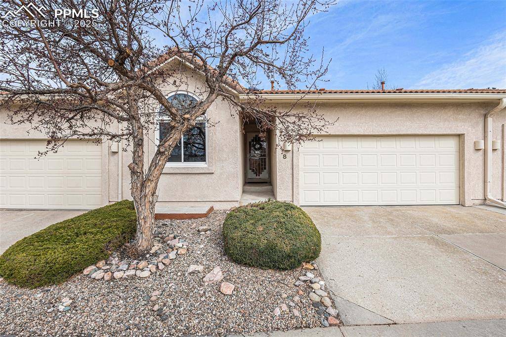 8 Luxury LN, Colorado Springs, CO 80921