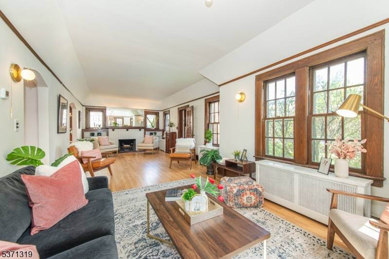 Montclair Twp., NJ 07042,33 Stephen St