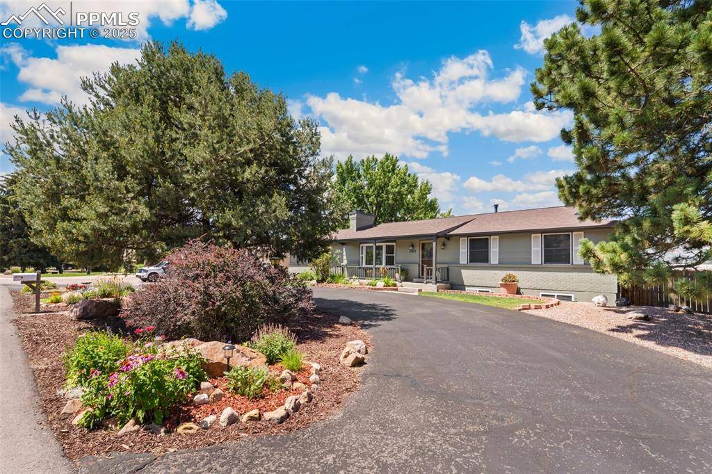 6762 Prince DR, Colorado Springs, CO 80918
