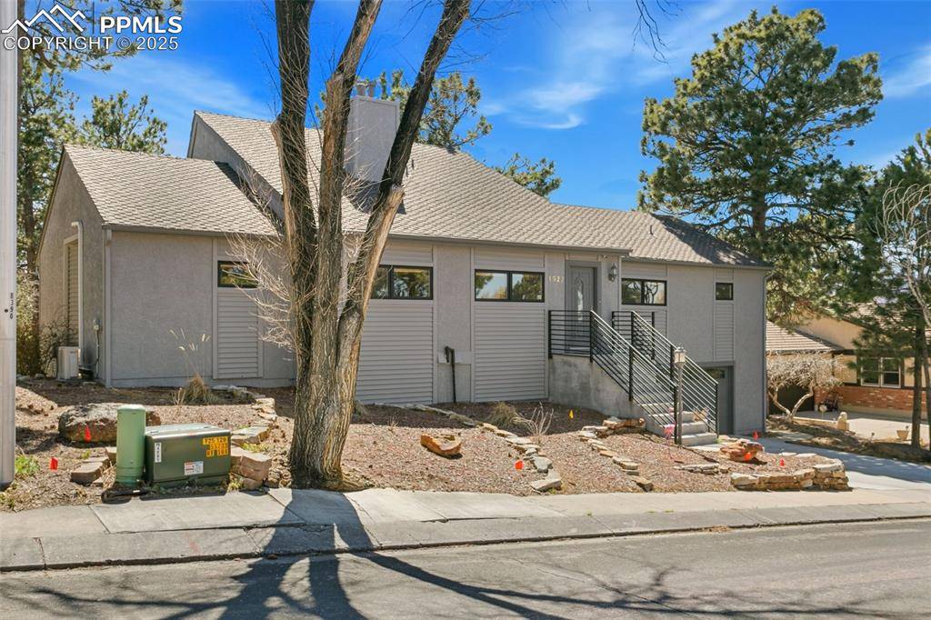 1927 Brookdale DR, Colorado Springs, CO 80918