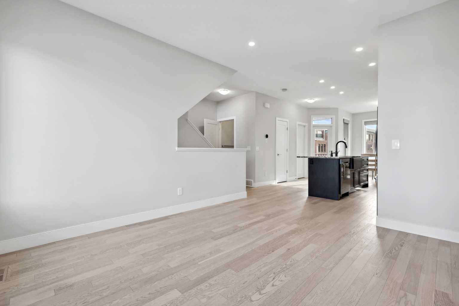 Calgary, AB T3B 6J1,136 Greenbriar WAY Northwest